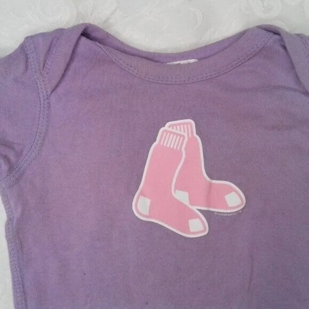 Soft As A Grape Boston Red Sox Short Sleeve Onesie 6M Lavender Pink Red Sox VGUC
